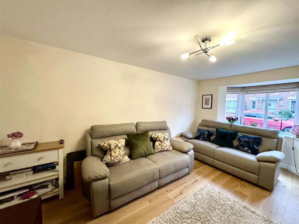 Property photo 2 of 20 Lounge