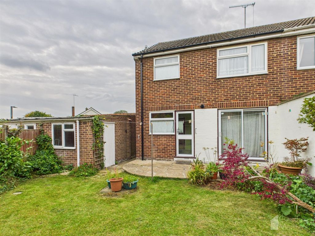 Property photo 2 of 12