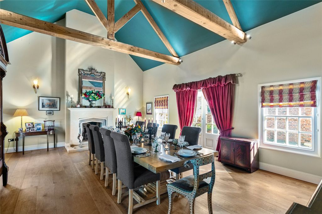 Property photo 2 of 36 Dining Room