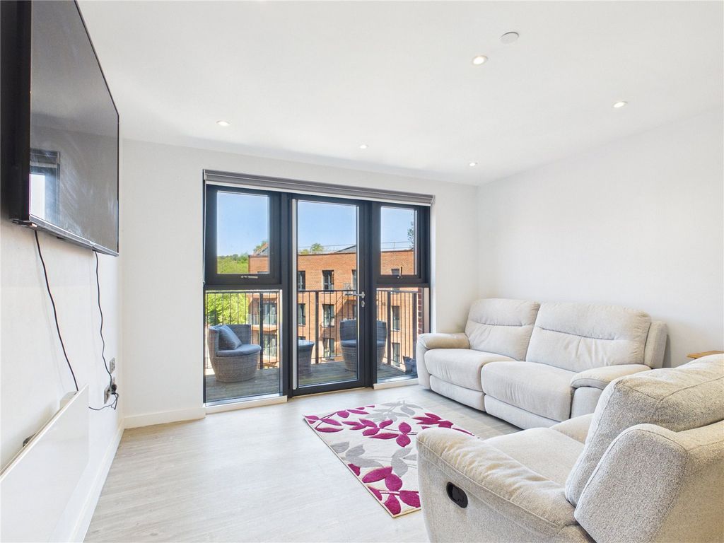 Property photo 3 of 15 Picture No. 01