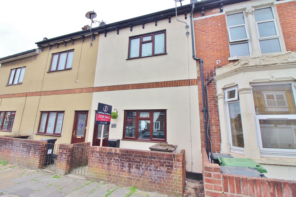 Property photo 1 of 8
