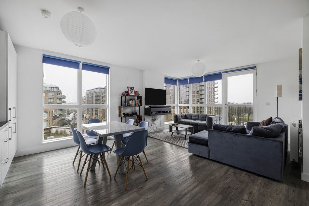 Property photo 2 of 12