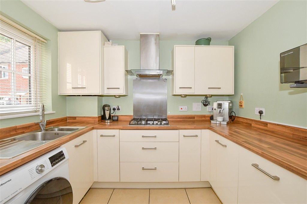 Property photo 3 of 13 Kitchen