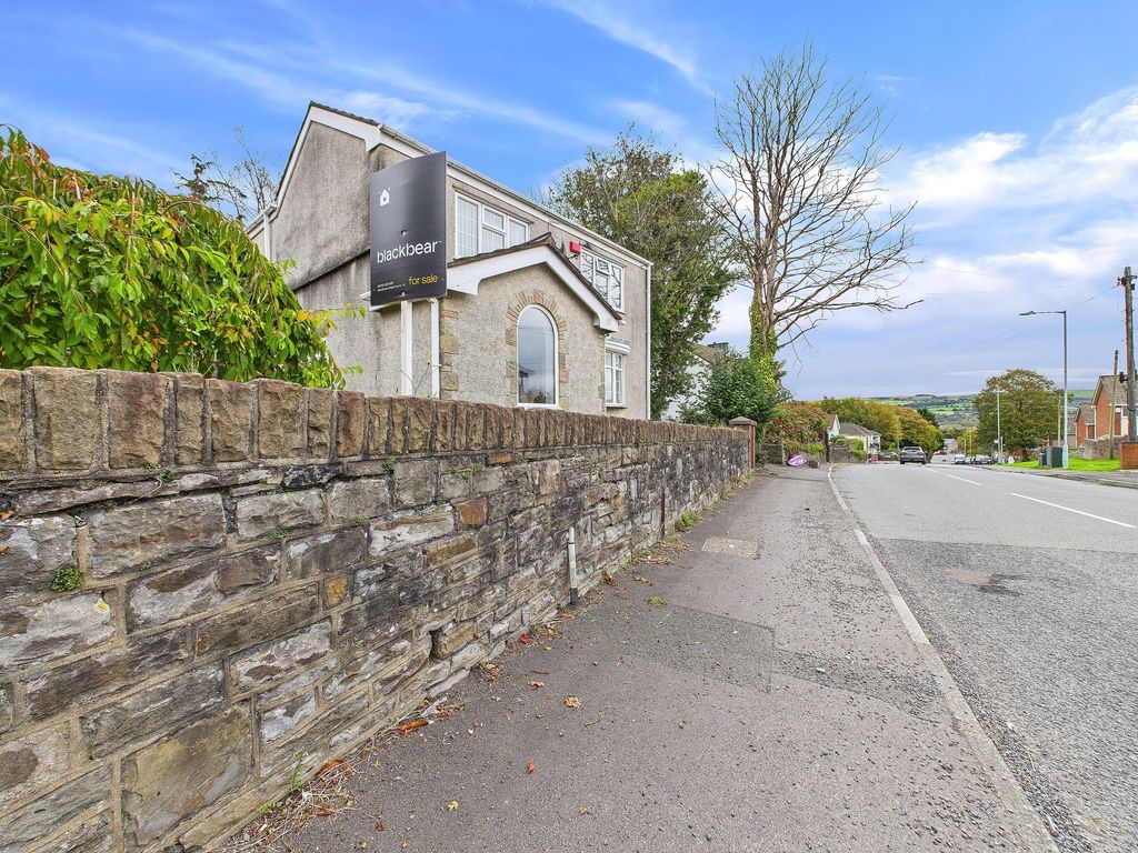 Property photo 1 of 31