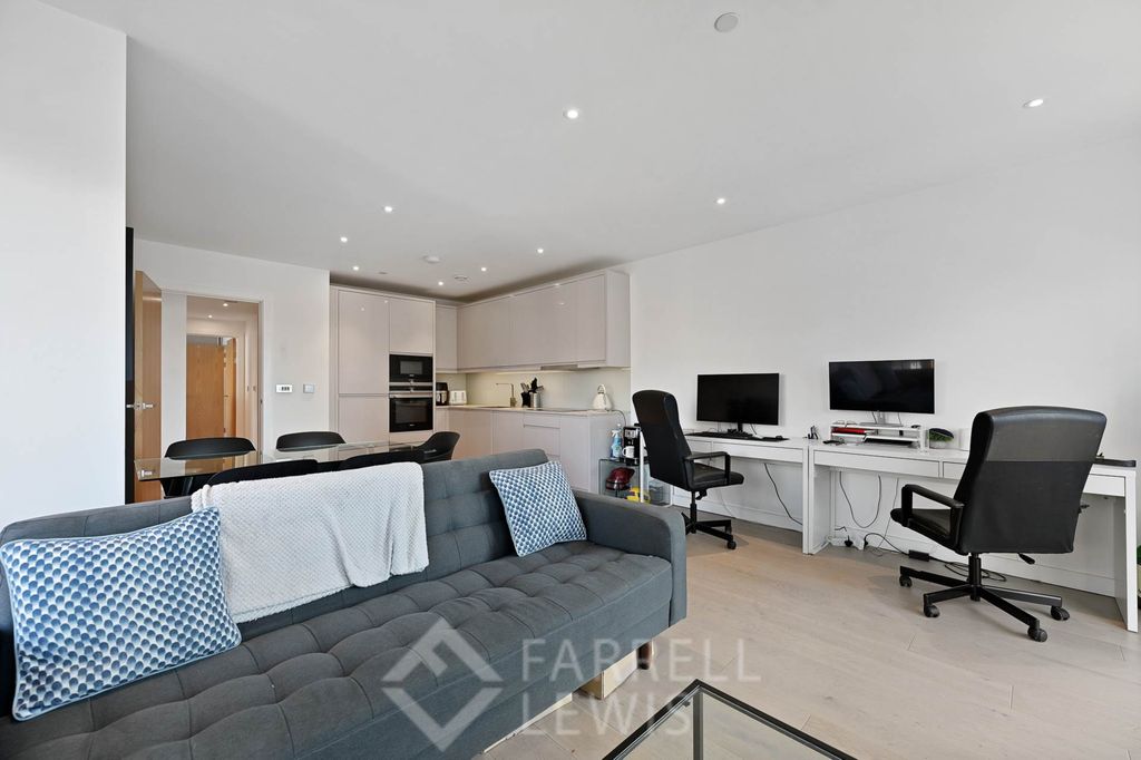 Property photo 3 of 12