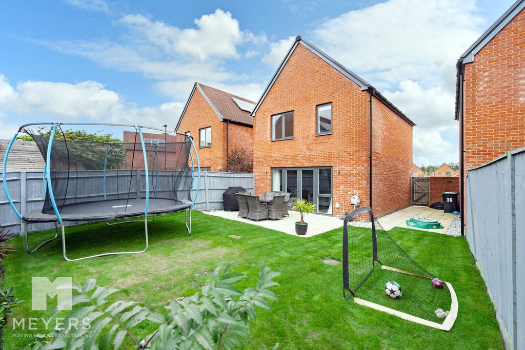 Property photo 2 of 21