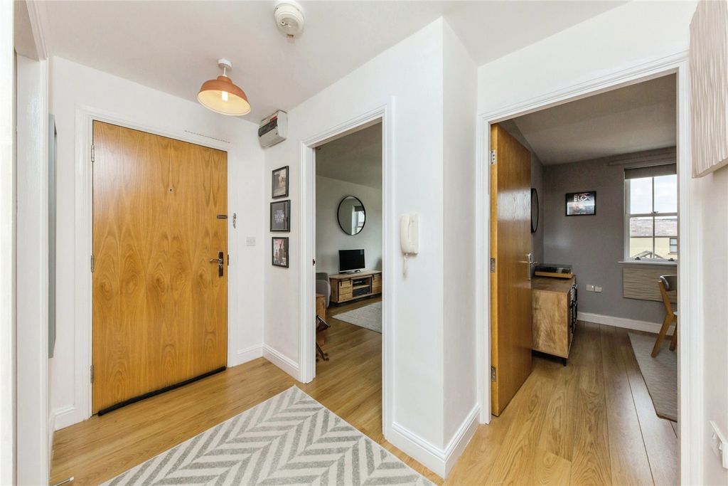 Property photo 2 of 17 Picture No. 06