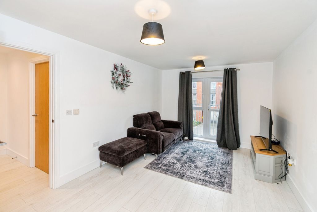 Property photo 3 of 10 Pbox-Img.Jpg