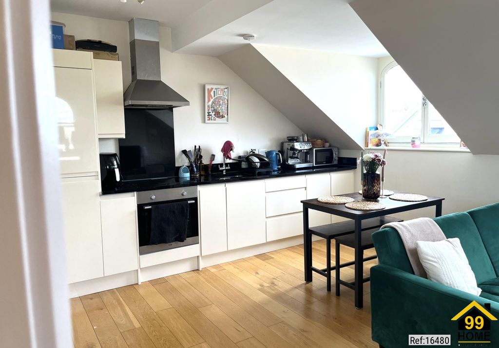 Property photo 2 of 16 Photo 1