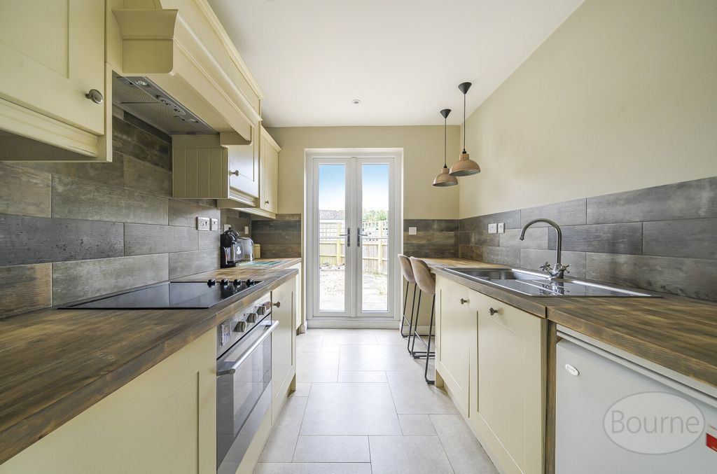 Property photo 2 of 15 B046Fd7F-79F8-42E...
