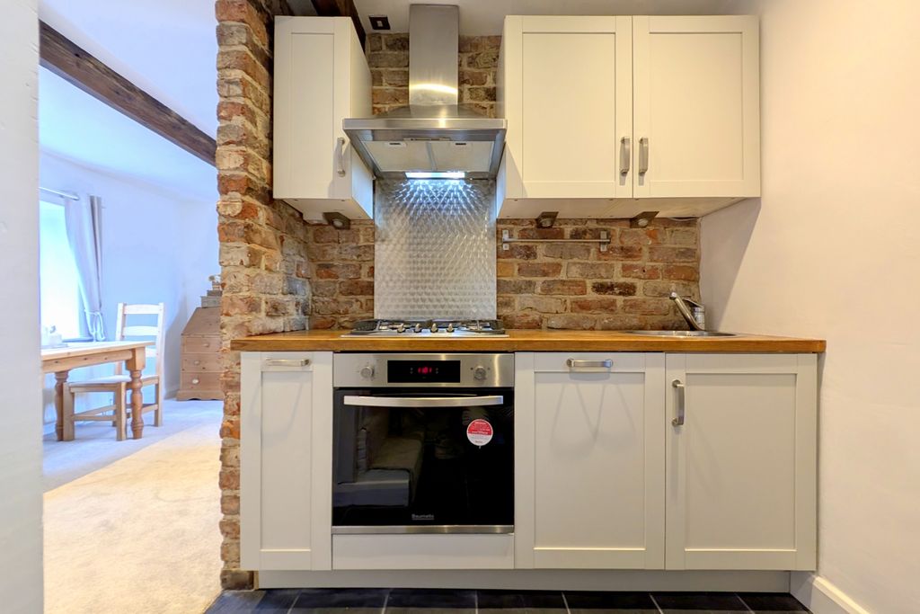 Property photo 3 of 20 Winter Hill Ewemove Brighouse Southowram (26)