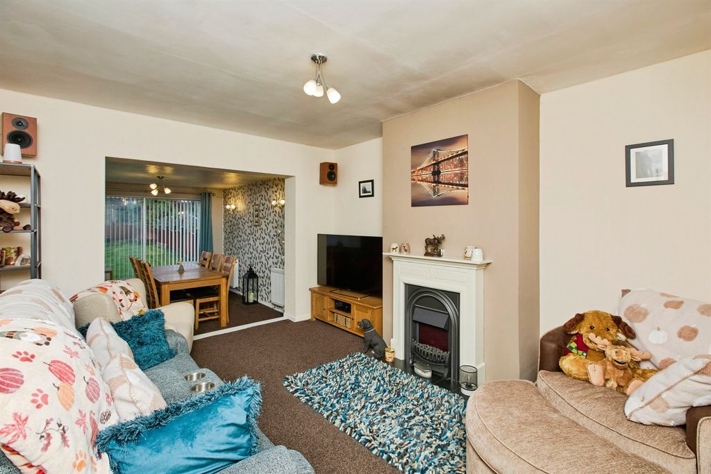 Property photo 2 of 20