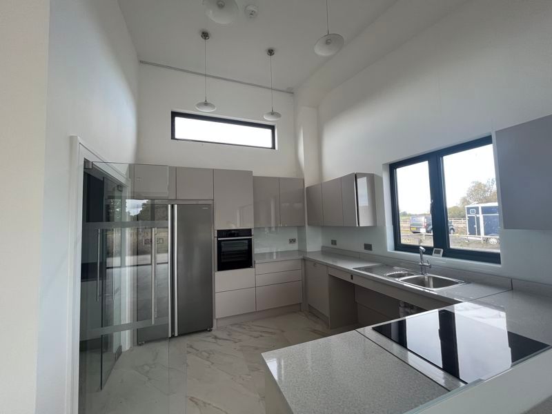 Property photo 2 of 24 Photo 4