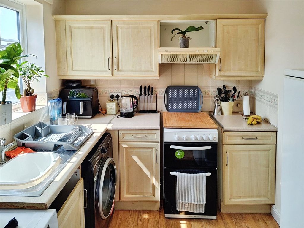 Property photo 2 of 15 Kitchen