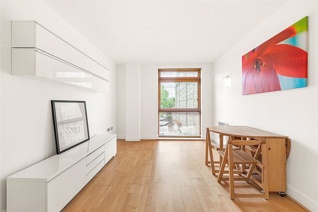 Property photo 1 of 6 Reception