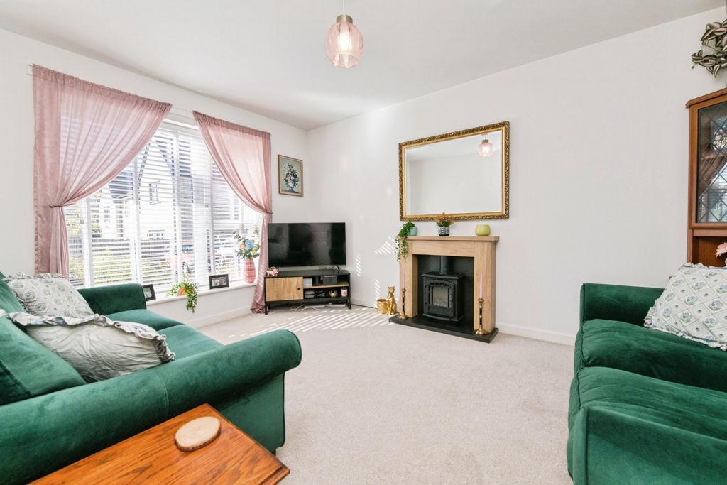 Property photo 2 of 13 Photo