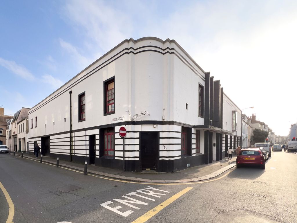 Property photo 1 of 4