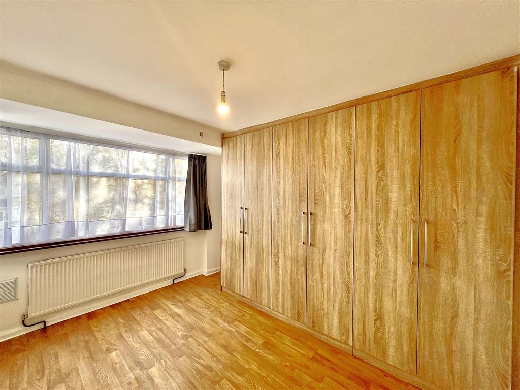 Property photo 3 of 11 Bedroom One