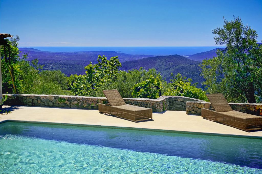 Property photo 2 of 36