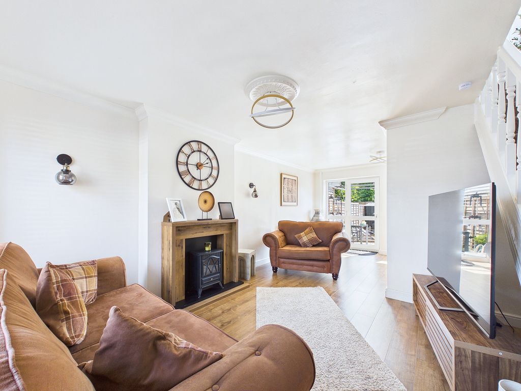 Property photo 2 of 31