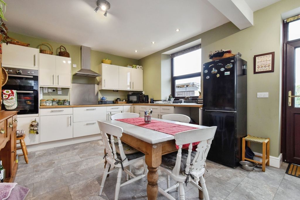 Property photo 2 of 16 Pbox-Img.Jpg