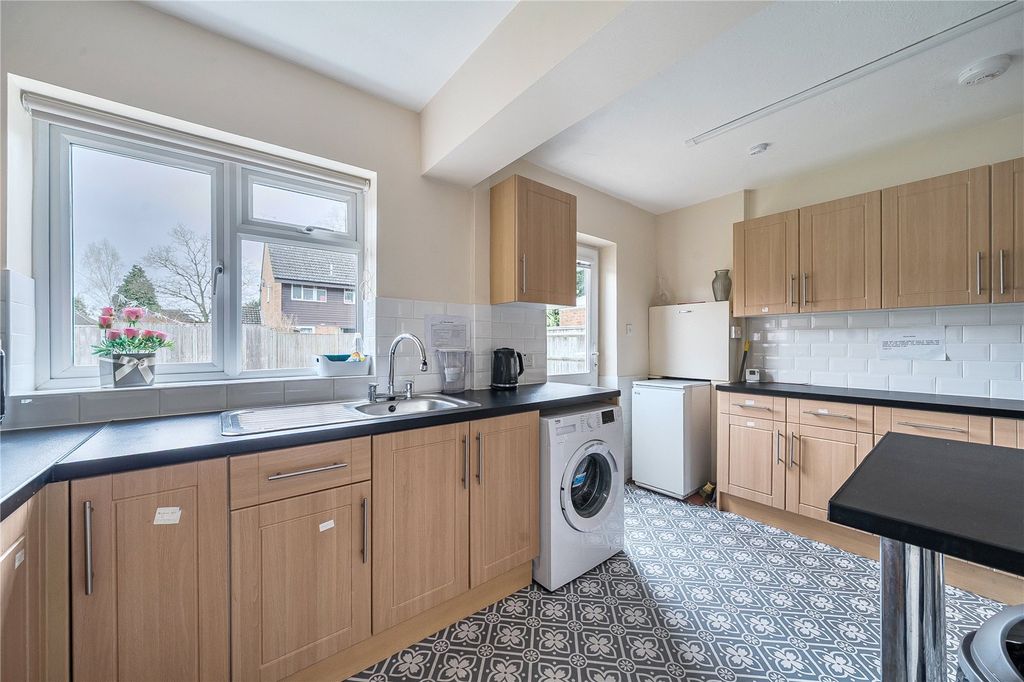 Property photo 3 of 16 Picture No. 19