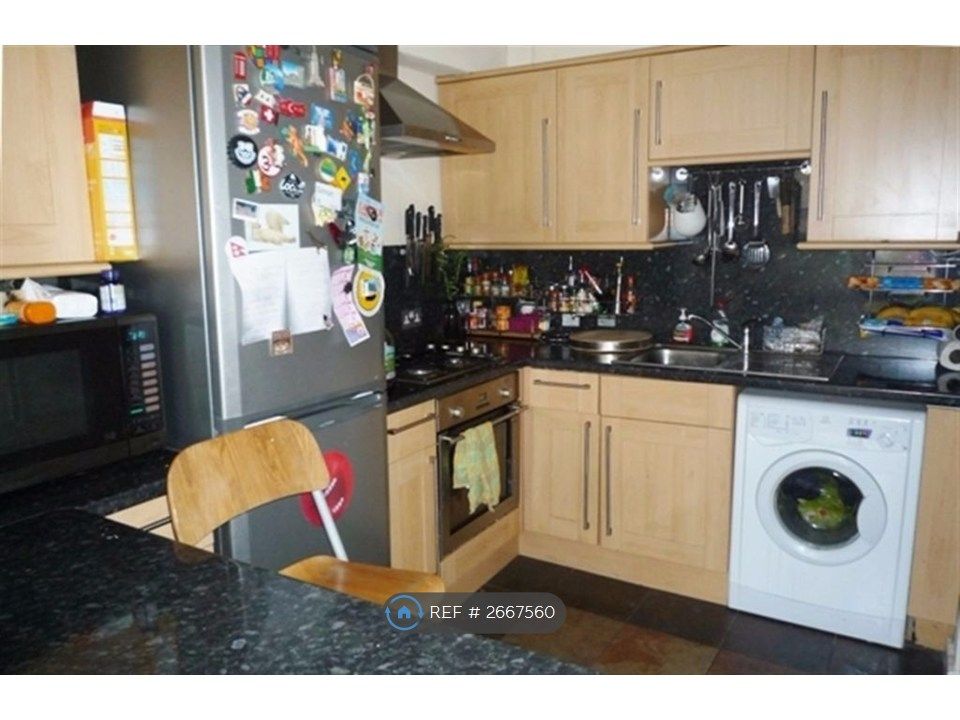 Property photo 2 of 9 Kitchen