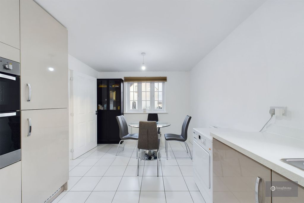 Property photo 3 of 26