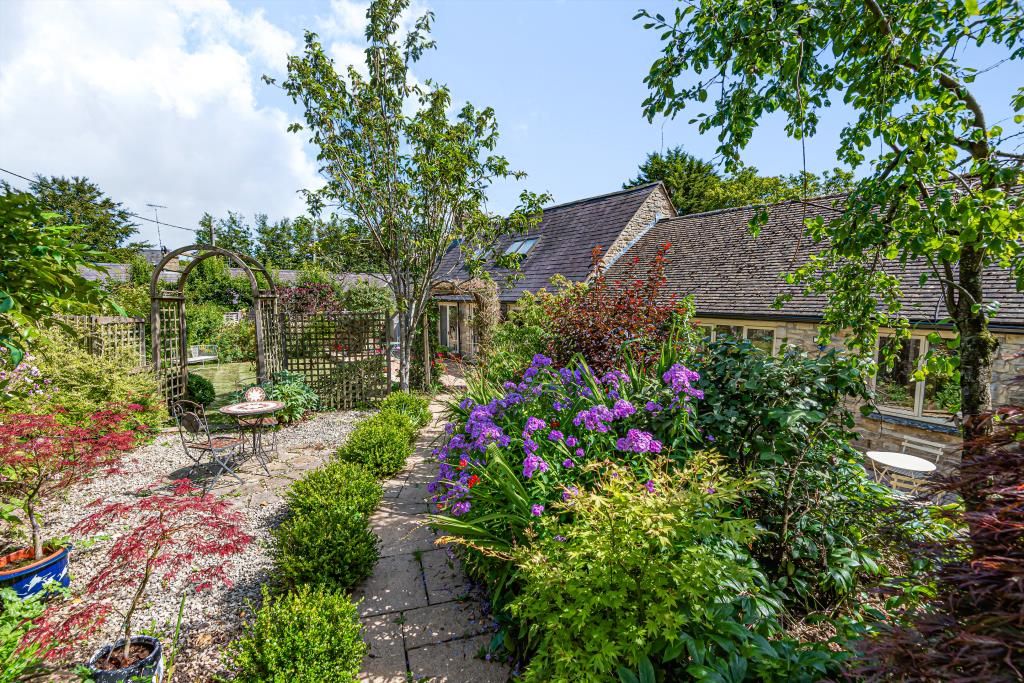 Property photo 3 of 10 Garden View