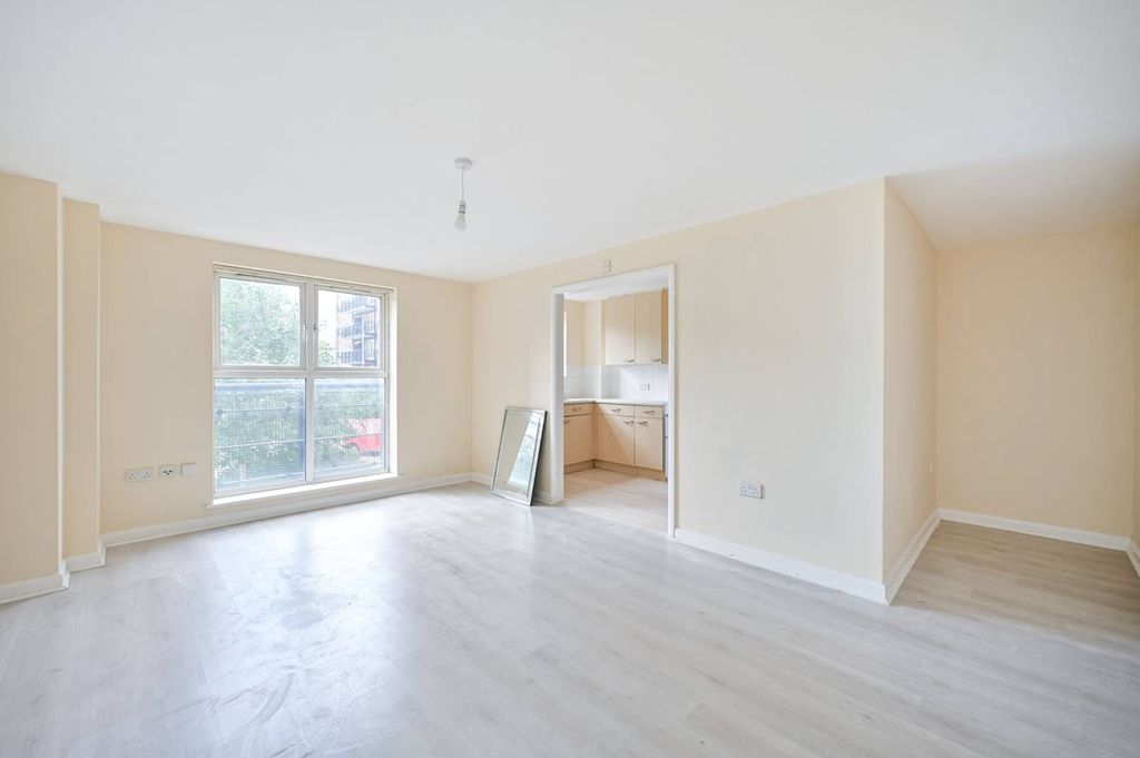 Property photo 3 of 7
