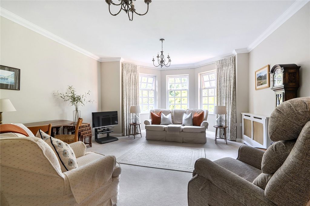 Property photo 2 of 14 Sitting Room