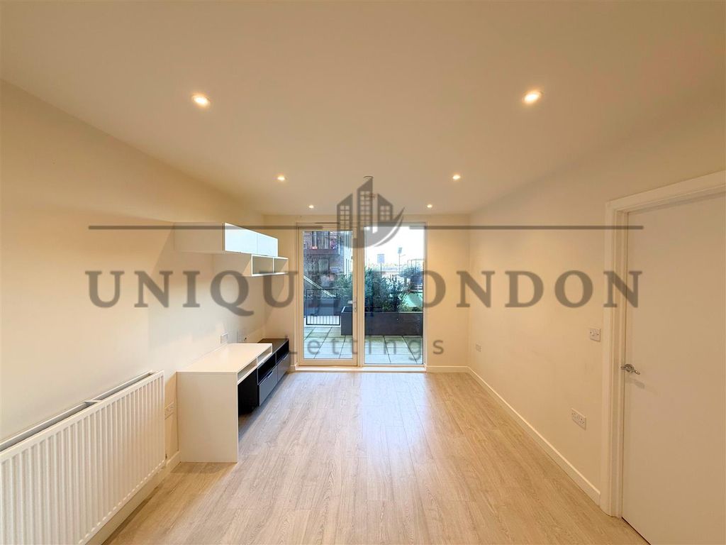 Property photo 2 of 7 417.Png