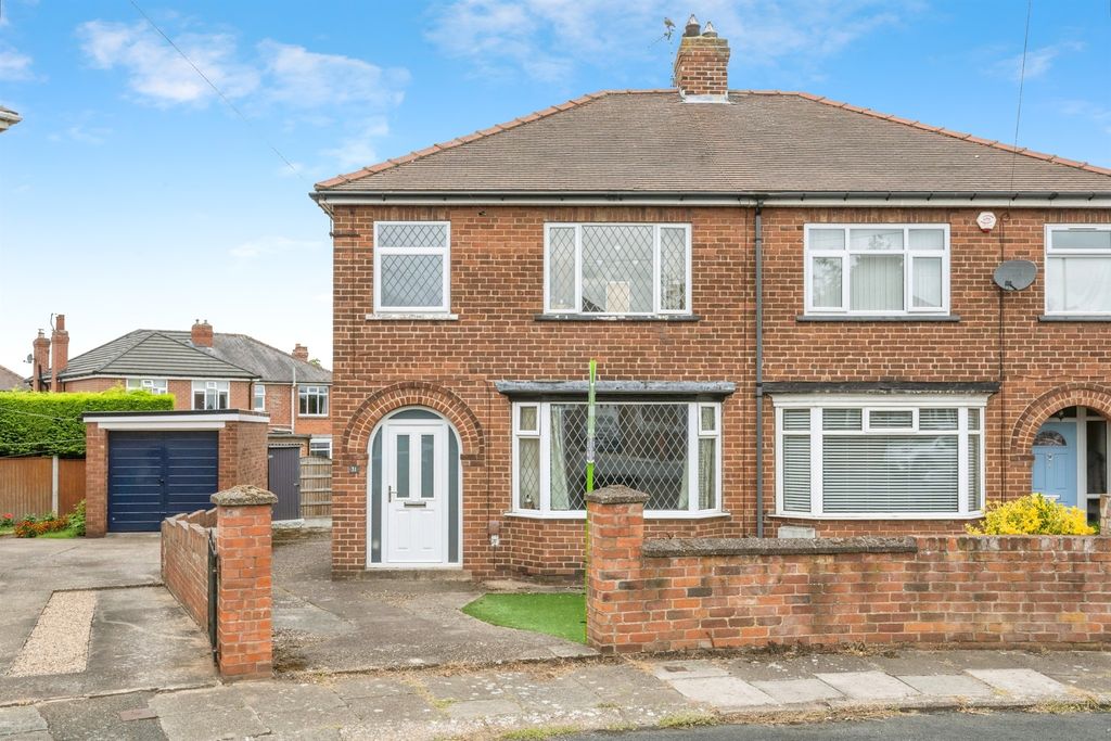 Property photo 1 of 18