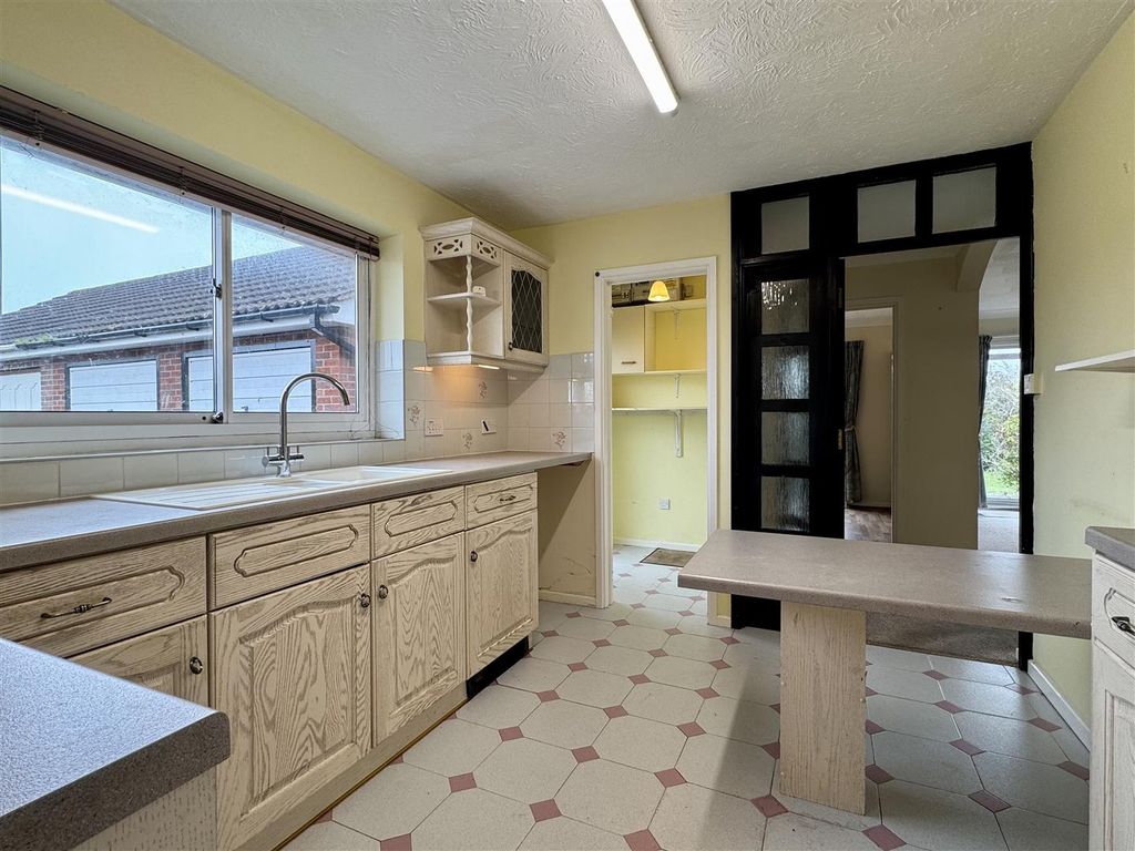 Property photo 2 of 26 Kitchen