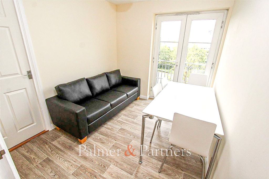 Property photo 2 of 9 Reception Room