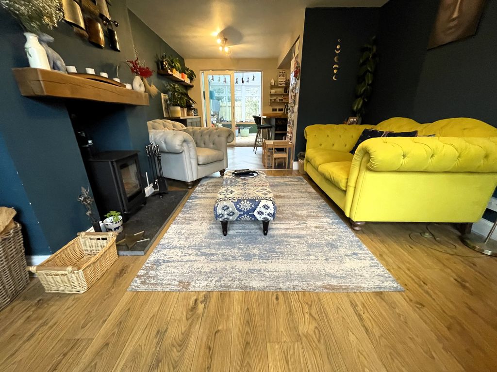 Property photo 3 of 20 Lounge A.Jpg