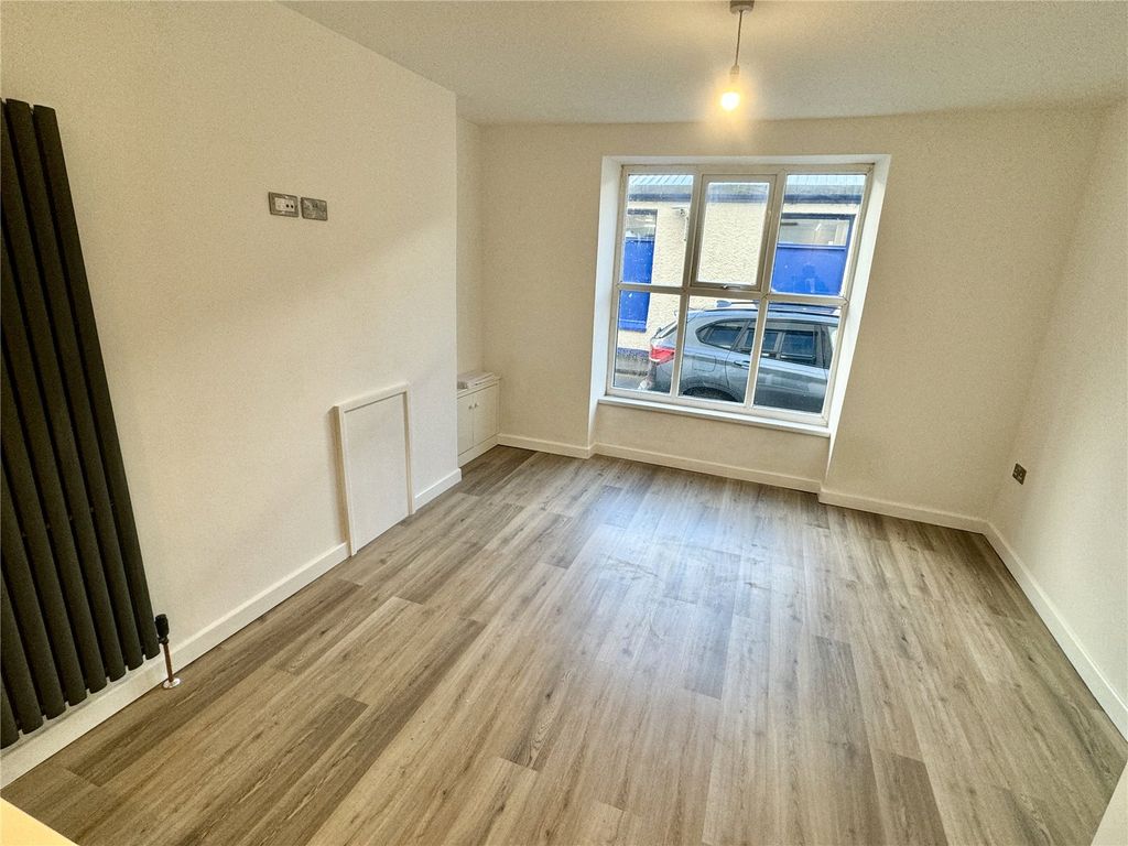 Property photo 2 of 10 Picture No. 02
