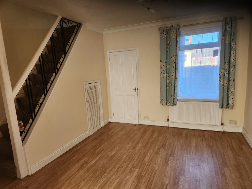 Property photo 3 of 9 Dining Area