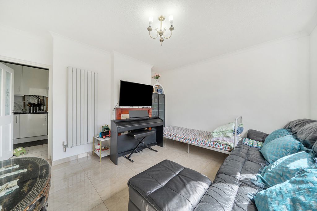 Property photo 3 of 15 1447473-7-69E0E99...