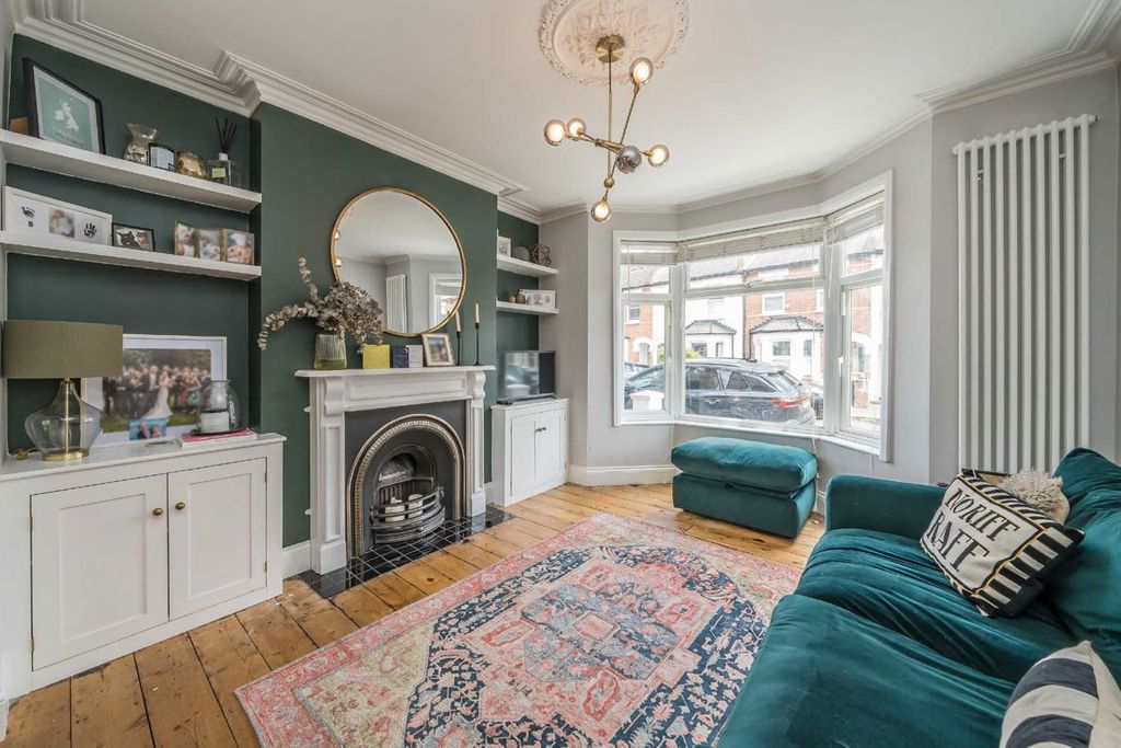 Property photo 2 of 8