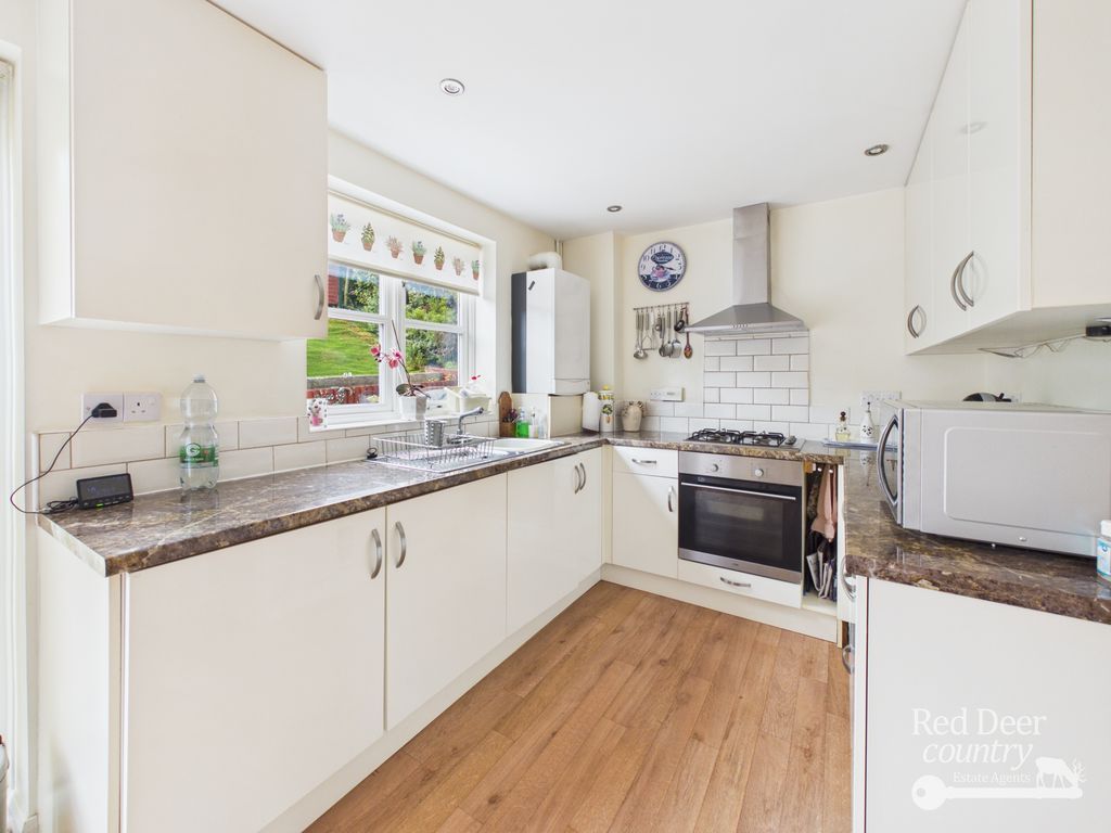 Property photo 3 of 18 Kitchen/Breakfast Room
