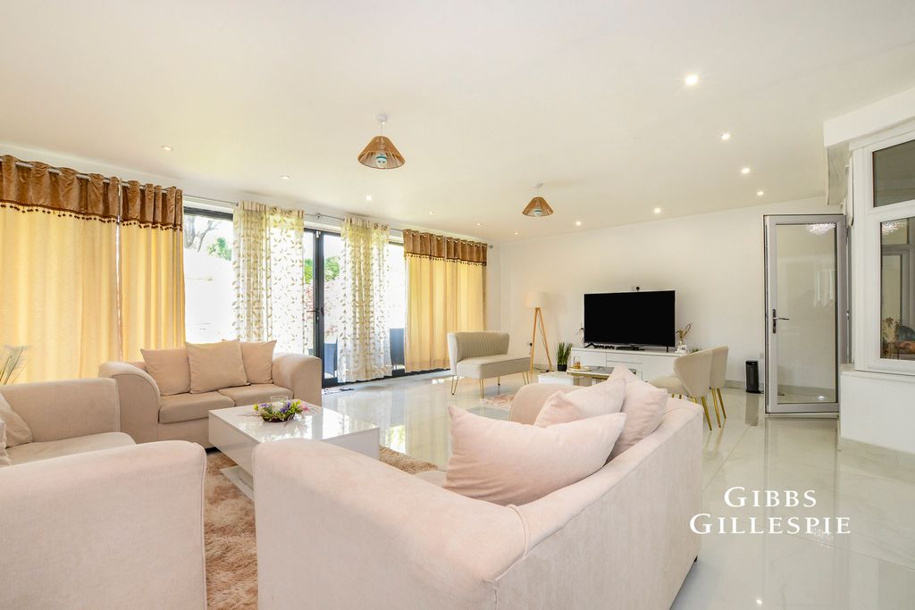 Property photo 1 of 20 Pbox-Img.Jpg