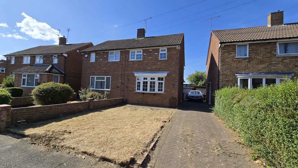 Property photo 1 of 9 Refurbished & Spacious 2 Bed Semi-Detached House, Blackthorn Drive, Close To Airport - Available Now!