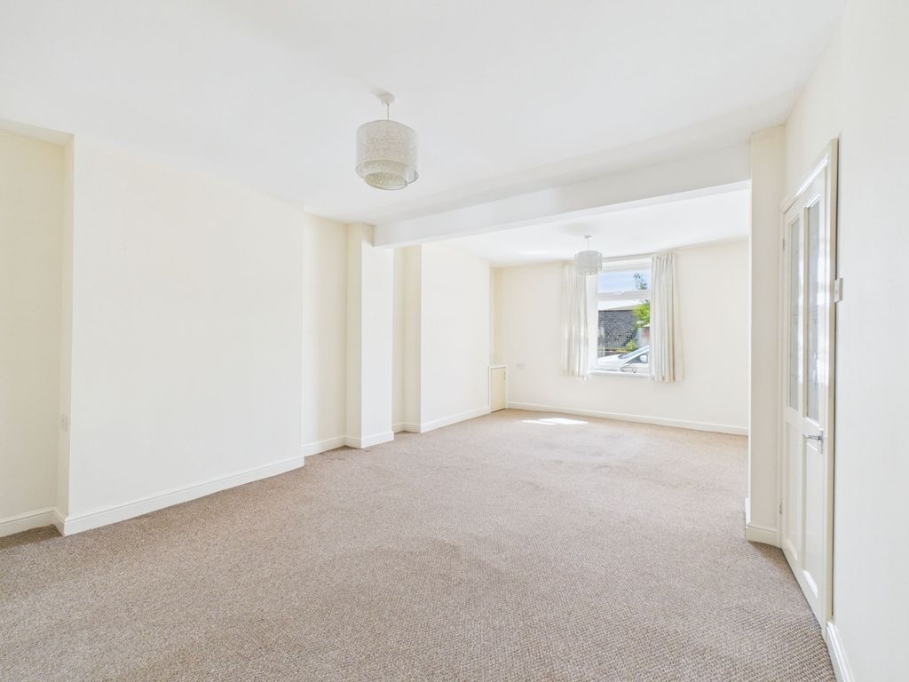 Property photo 2 of 29