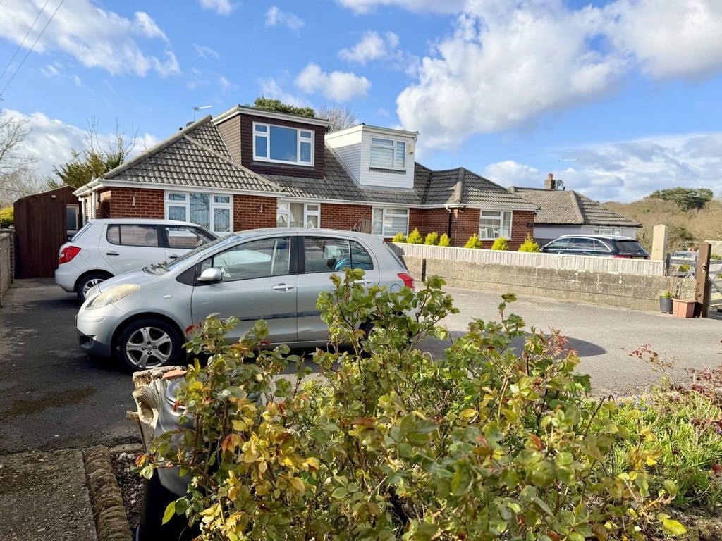 Property photo 2 of 22