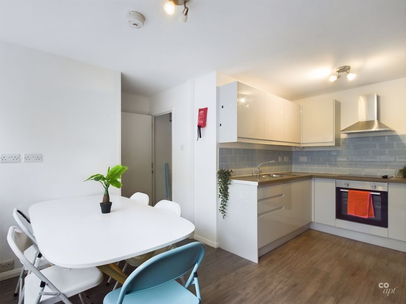 Property photo 2 of 8 Photo 7