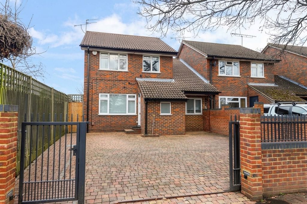 Property photo 1 of 11