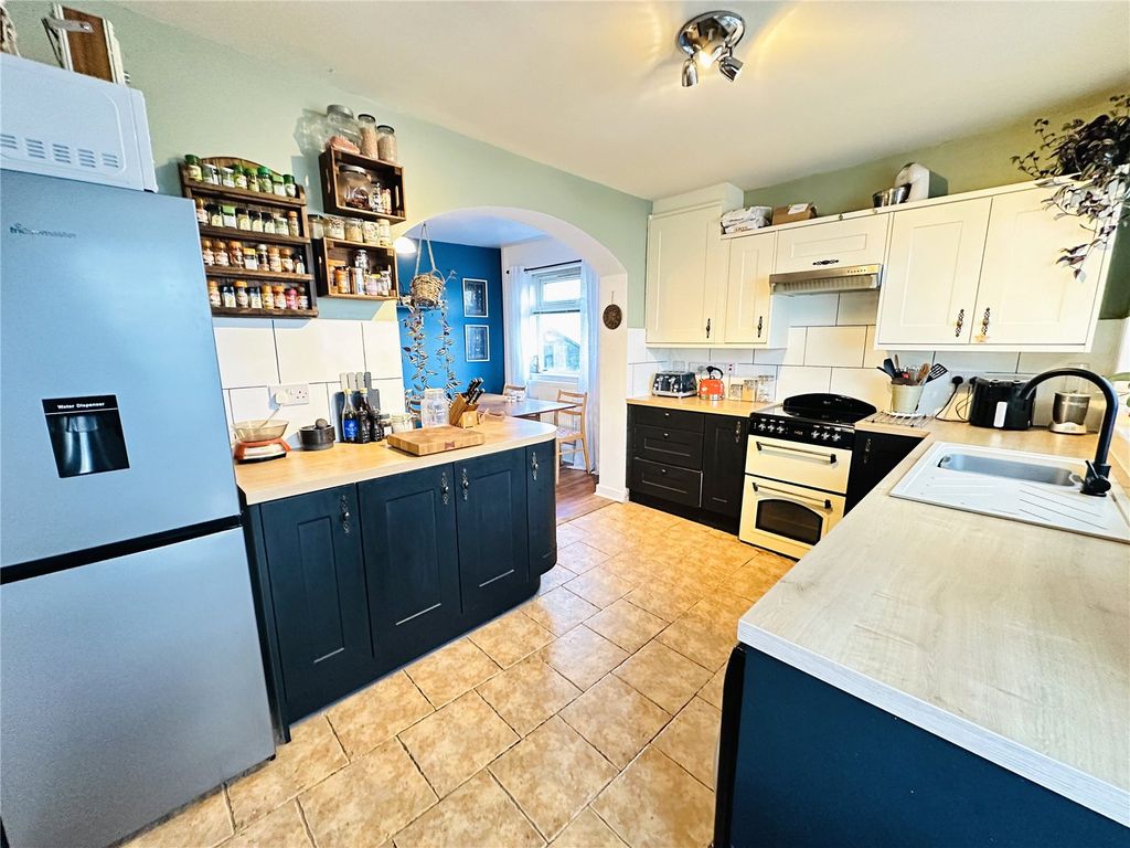 Property photo 2 of 22 Picture No. 12