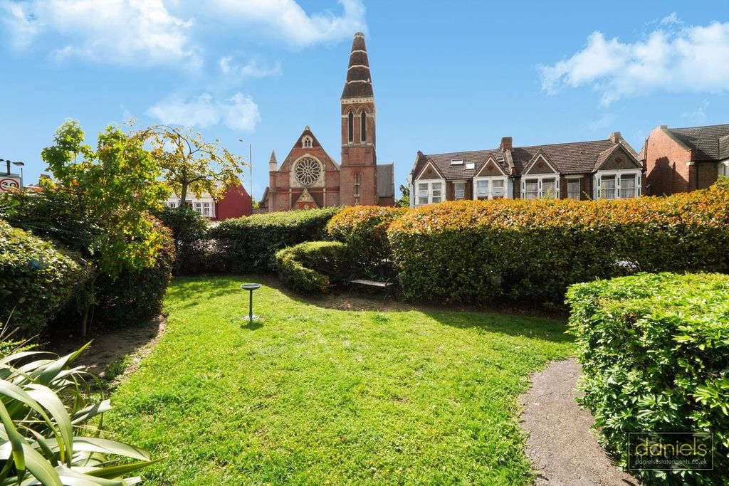 Property photo 2 of 10