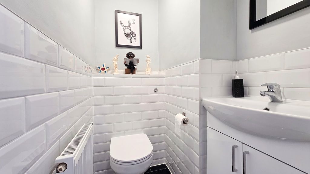 Property photo 3 of 13 5119778